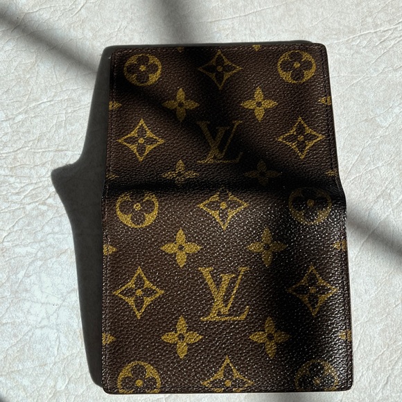 Louis Vuitton Black and Gold Monogram Card Holder - Picture 13 of 17